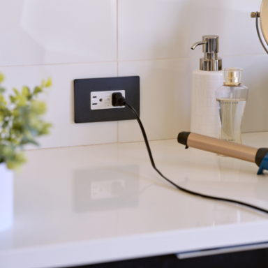 radiant® Smart 15A Outlet with Netatmo, White