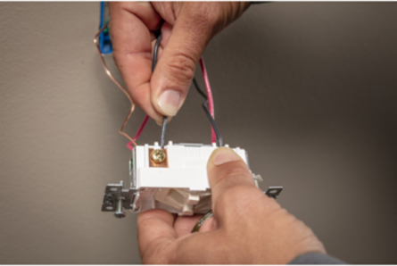 X Series 15A Single Pole Flush Mount Switch, 120V/277V
