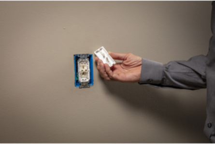 X Series 15A 3-Way Switch Module, 120V/277V, Flush Mount, cULus Certified