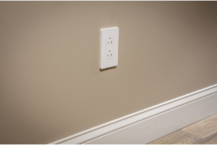 X Series 1 Gang Screwless Wall Plate, Light Almond, 70 mm x 120 mm x 7 mm