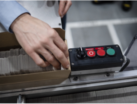 Harmony XB5R Programmable Receiver, 4 PNP, IP20, 24V DC, Monostable