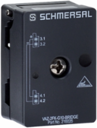 Passive Bus Distributor, 28 mm x 41 mm x 22 mm, IP67, 2 Poles